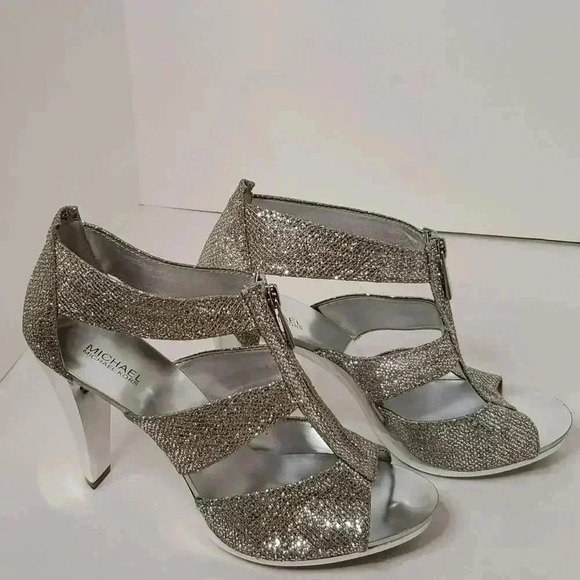 Michael Kors Berkley T-Strap Silver Glitter Sandals 8 - Picture 10 of 15